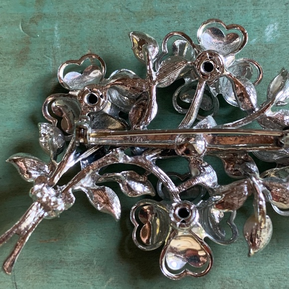 1960's Coro Silver Tone Mid Century Aurora Borealis Brooch - Floral Spray Brooch - Picture 8 of 9